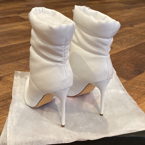 PUFFER HEELED BOOT Stiletto White Pointed Toe Bootie - Picture 6 of 11